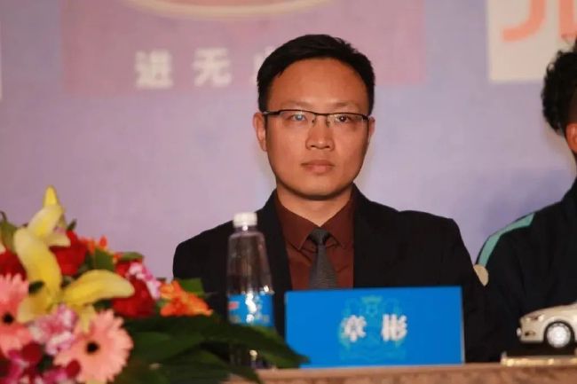 而沼泽女孩在沼泽中经历的浪漫恋情，也让观众们不禁露出“姨母笑”，感叹“太甜了”