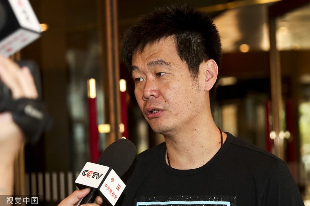 导演小沈阳在大赞其敬业态度的同时还透露，这个;女杀手不太冷，片中两人有一段朦胧的爱情线，从素不相识到患难与共的过程让他们的关系愈发微妙